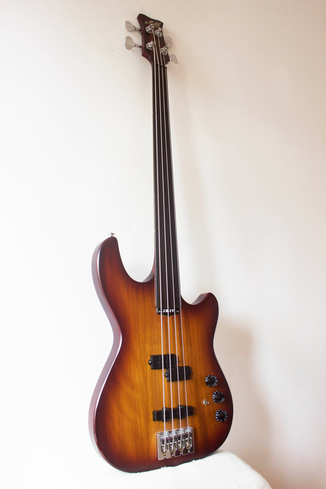 Maton JB4 Fretless Bass Satin Tobacco Burst 2014