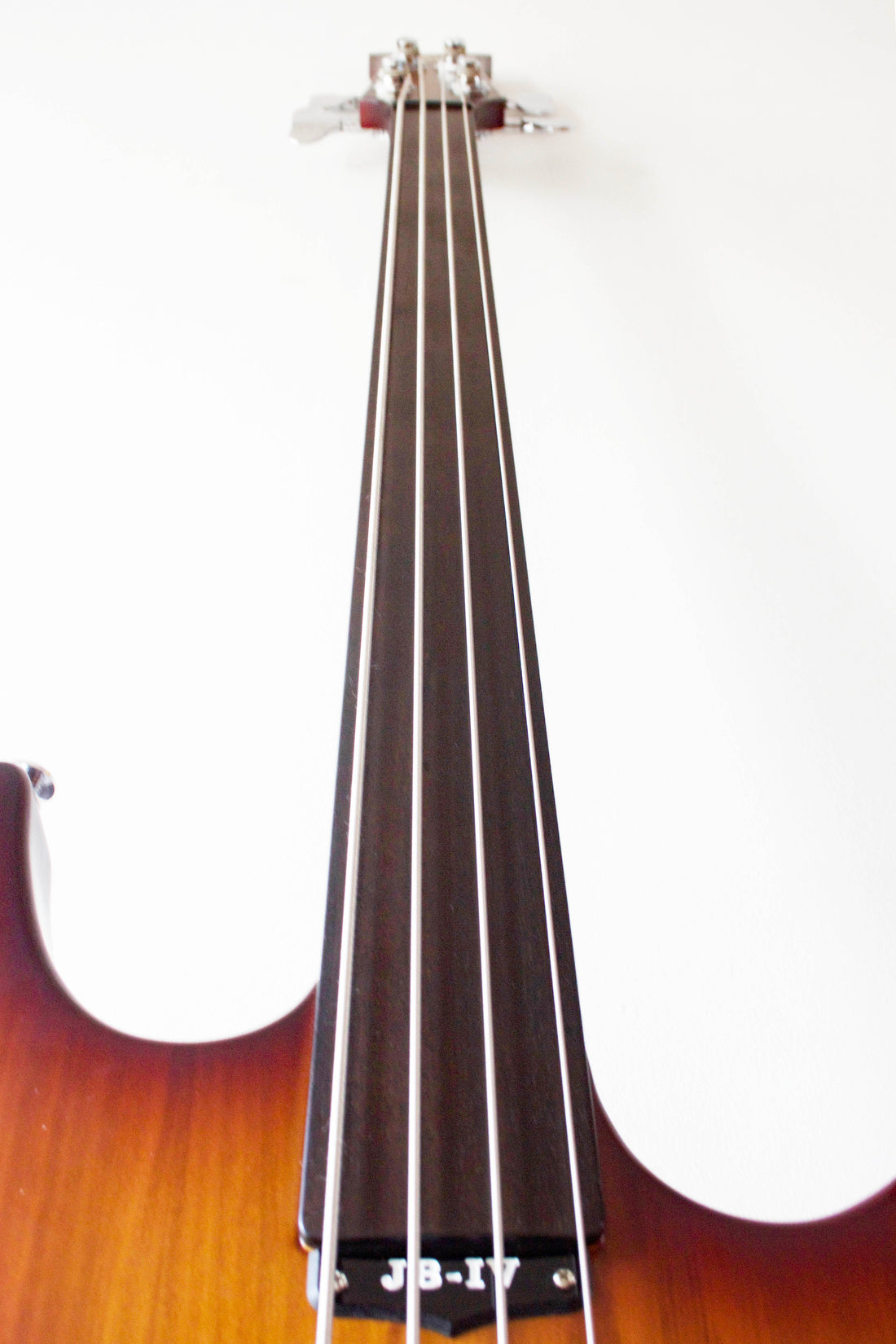 Maton JB4 Fretless Bass Satin Tobacco Burst 2014