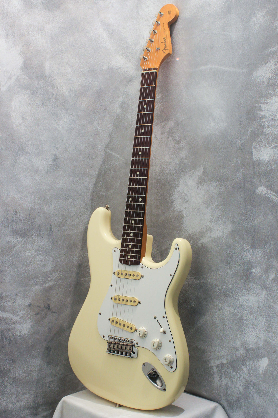 Fender Japan '62 Stratocaster ST62-650 Vintage White 1991