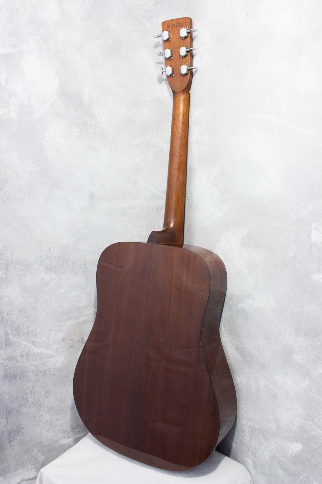 Morris W-18 Dreadnought Acoustic 1980