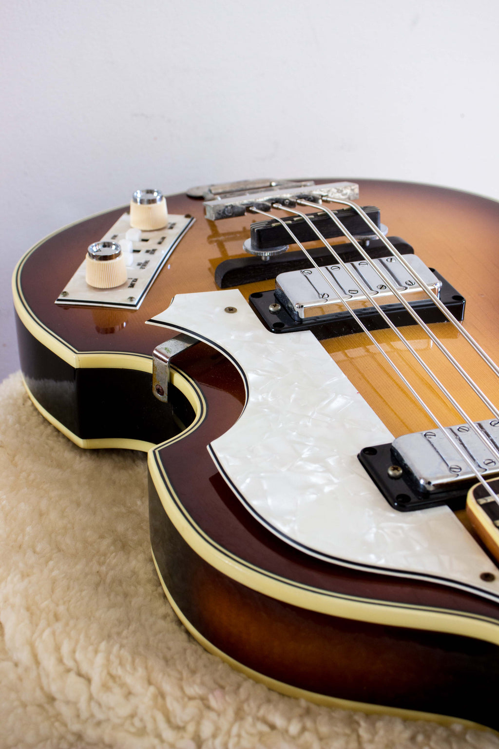 Greco VB500 'Beatle Bass' Honey Burst 1977