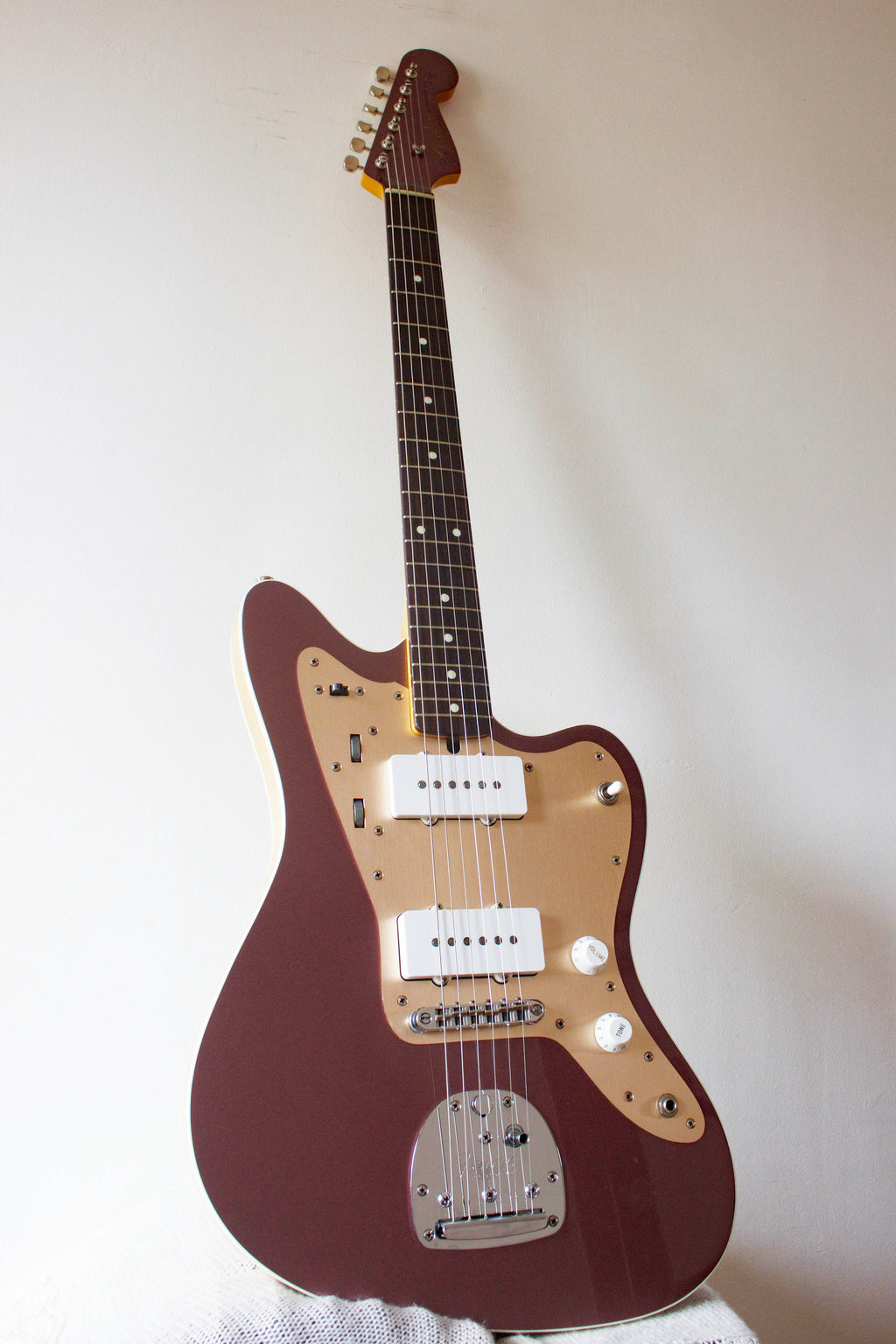 Fender Semi-Hollow Jazzmaster JM/HO Burgundy Mist Metallic 2010