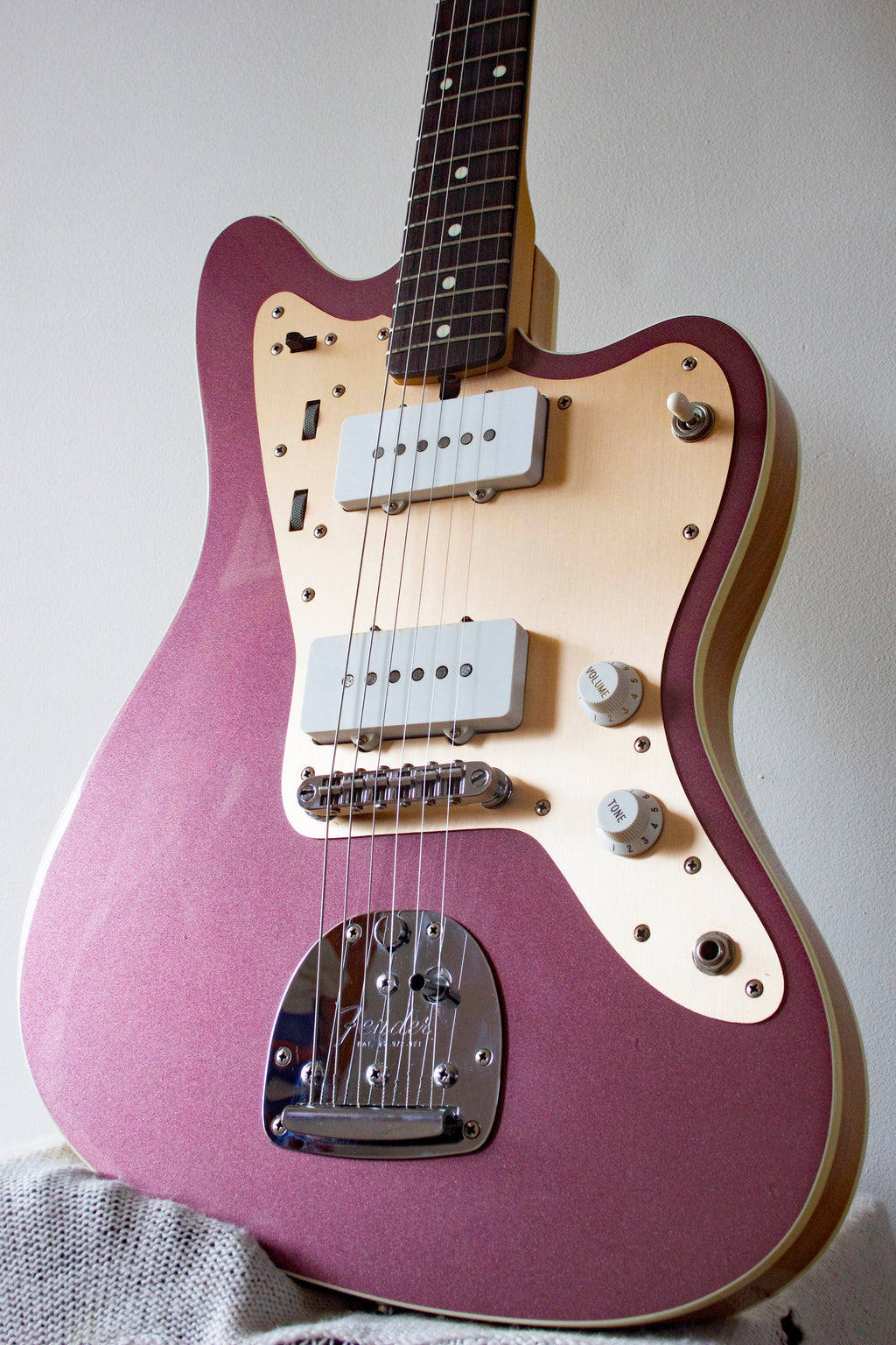 Fender Semi-Hollow Jazzmaster JM/HO Burgundy Mist Metallic 2010
