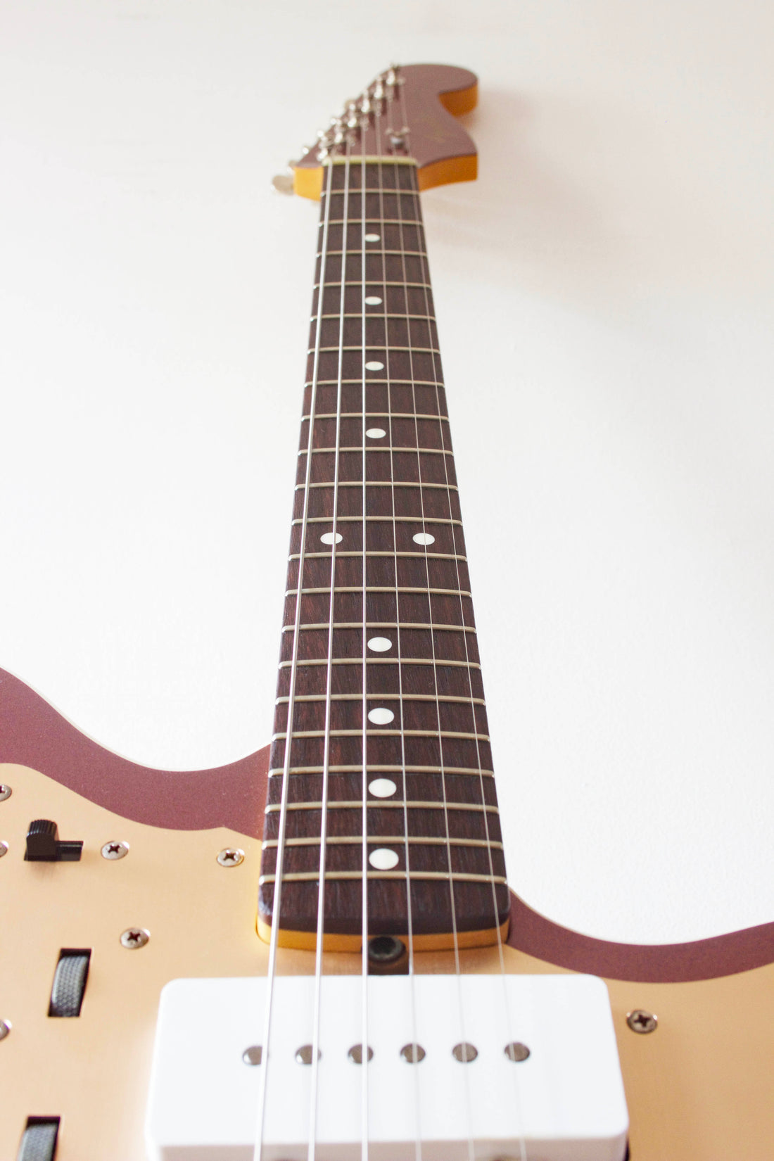 Fender Semi-Hollow Jazzmaster JM/HO Burgundy Mist Metallic 2010