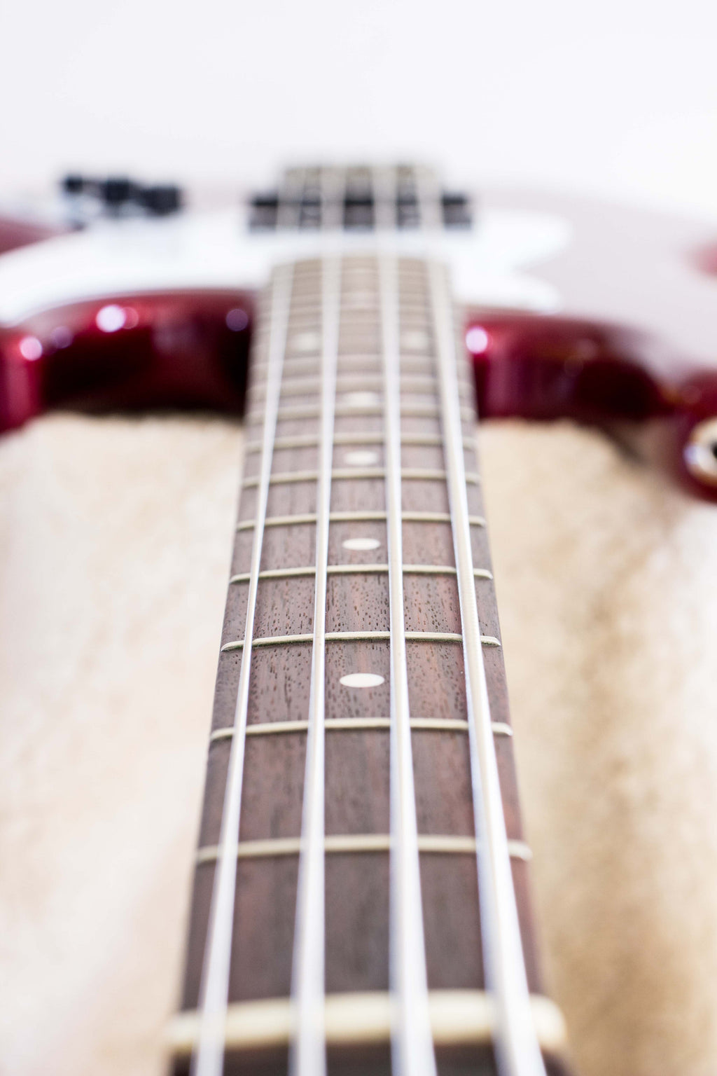 Fender Japan ‘62 Reissue Jazz Bass JB62-75US Old Candy Apple Red 2004