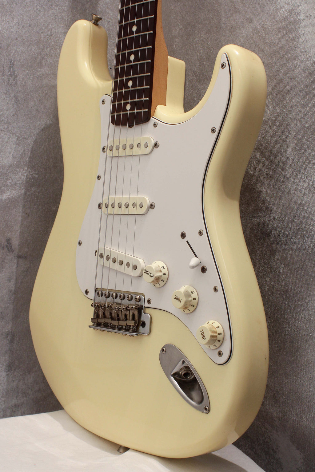 Fender Japan Standard Stratocaster ST43 Olympic White 2004