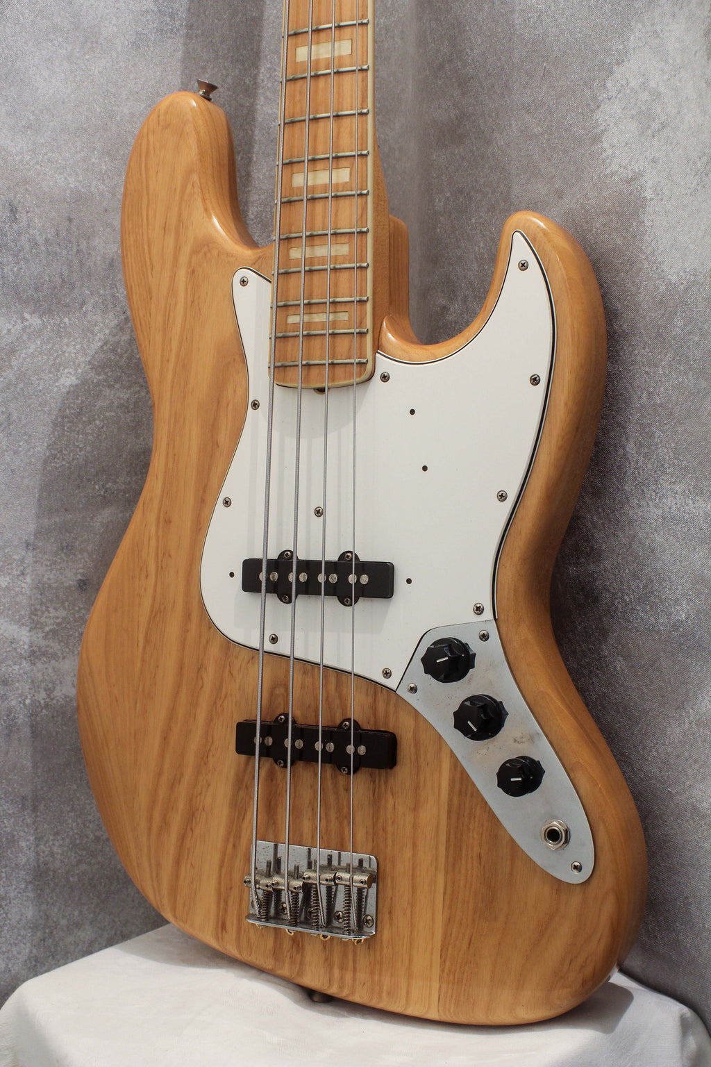 Fender Japan '75 Reissue Jazz Bass JB75-90 Natural 1994