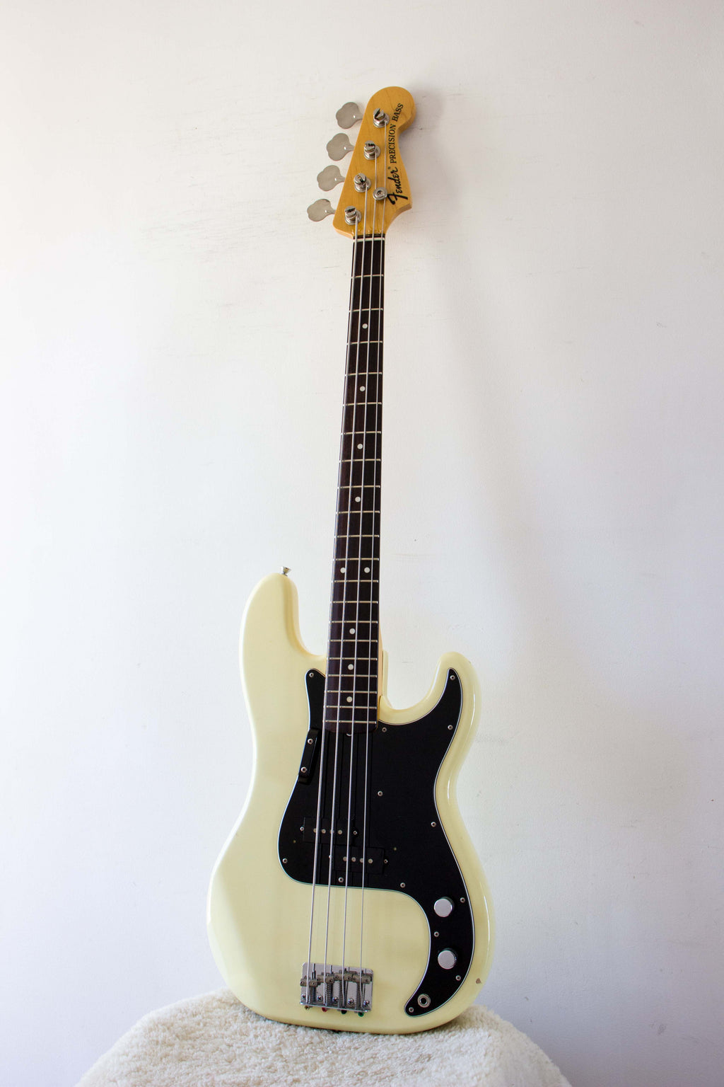 Fender Japan '70 Reissue Precision Bass PB70-70US Olympic White 1996