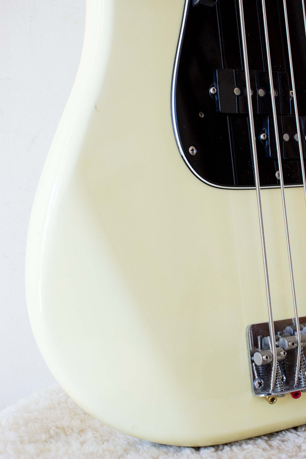 Fender Japan '70 Reissue Precision Bass PB70-70US Olympic White 1996