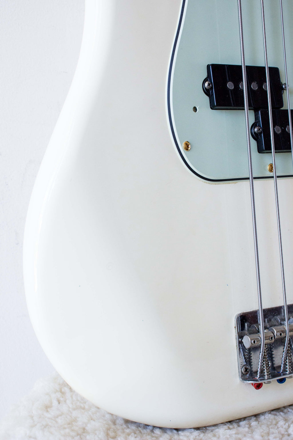 Fender Japan '70 Reissue Precision Bass PB70-70US Olympic White 2003