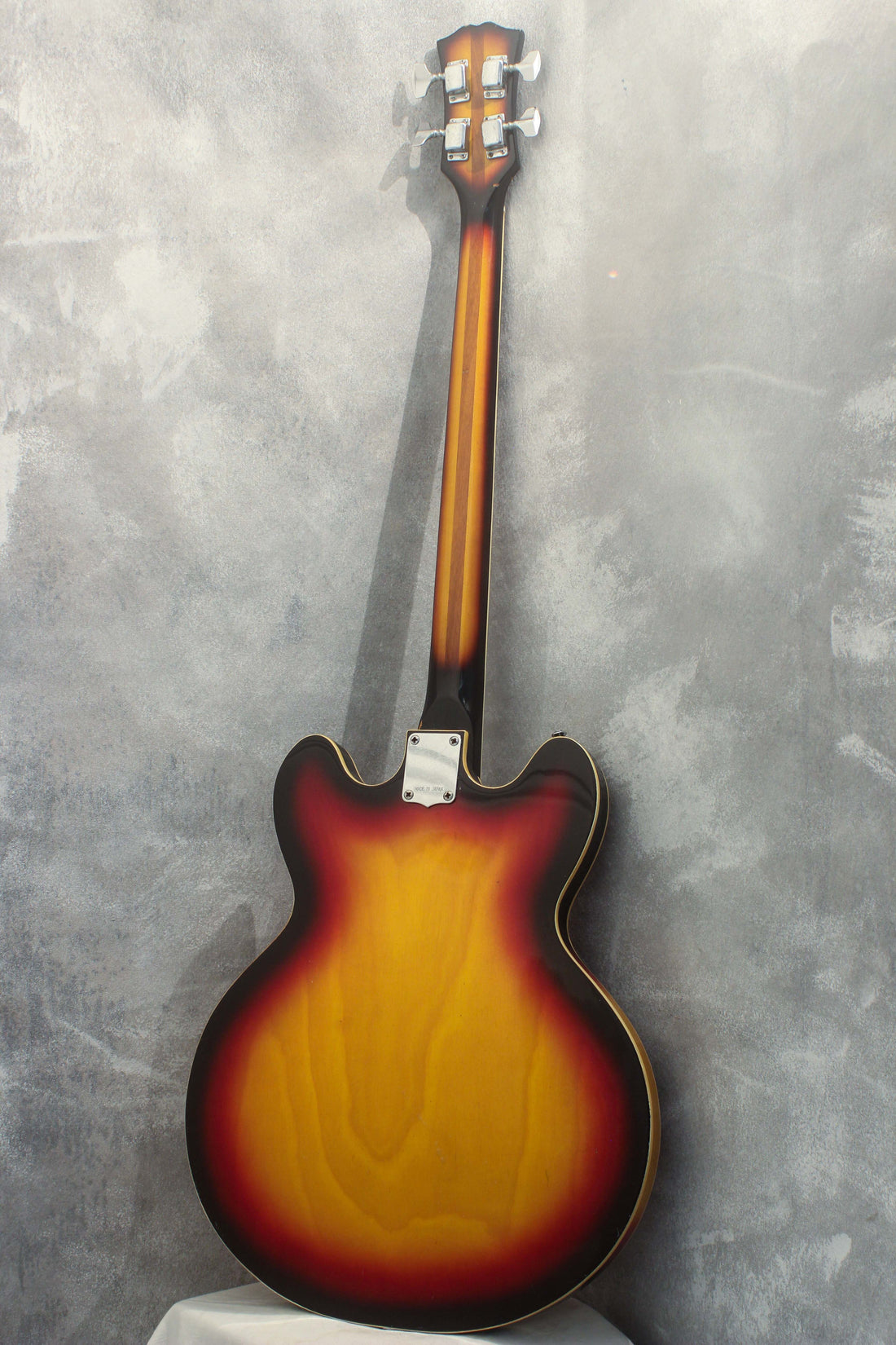 Tempo Hollow Body Bass Sunburst c1965