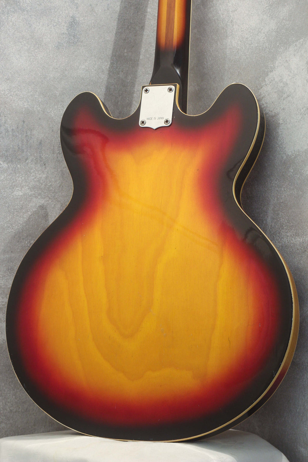 Tempo Hollow Body Bass Sunburst c1965