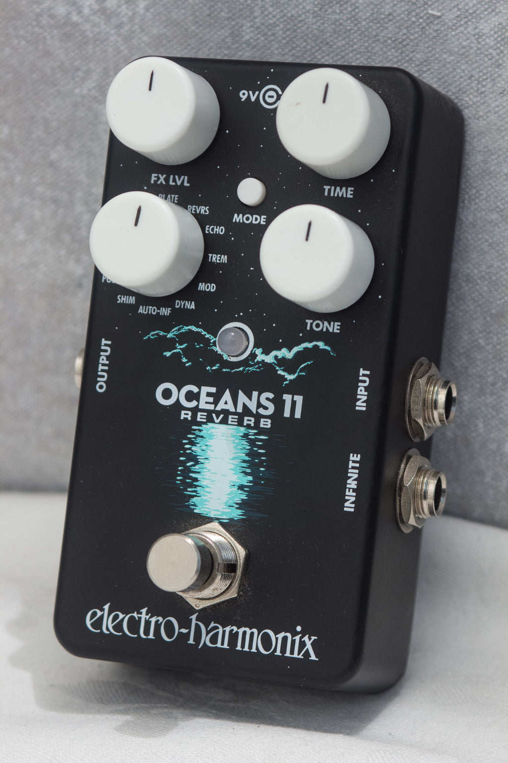 Electro-Harmonix Oceans 11 Reverb Pedal
