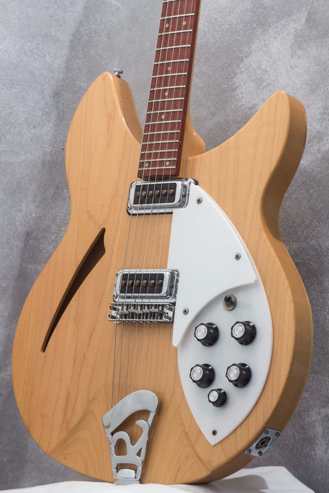 Rickenbacker 330 Mapleglo 1994