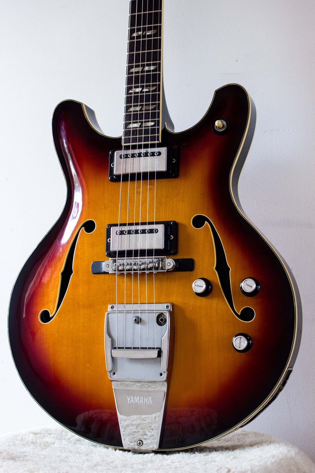 Yamaha SA-50 Hollow Body Sunburst 1974