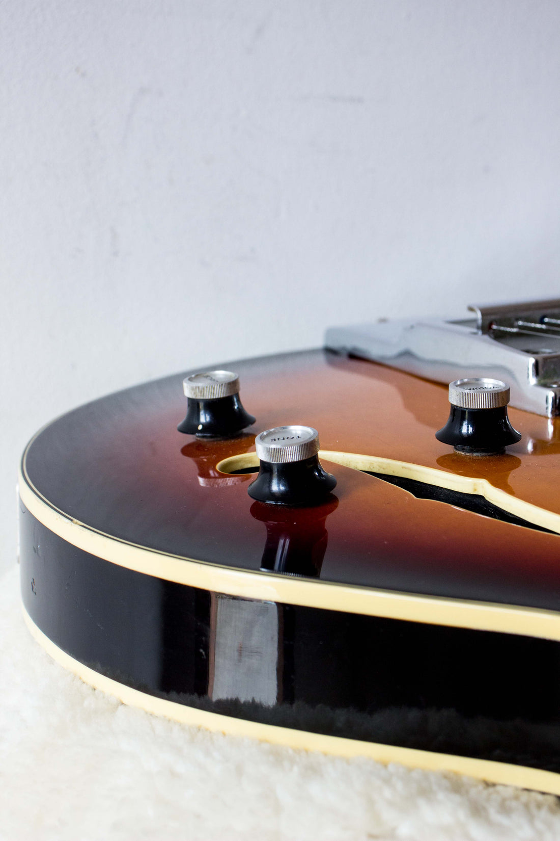 Yamaha SA-50 Hollow Body Sunburst 1974