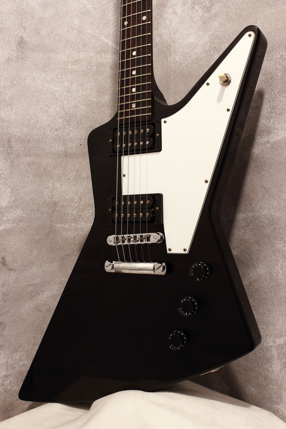 Gibson '76 Explorer Ebony 2008