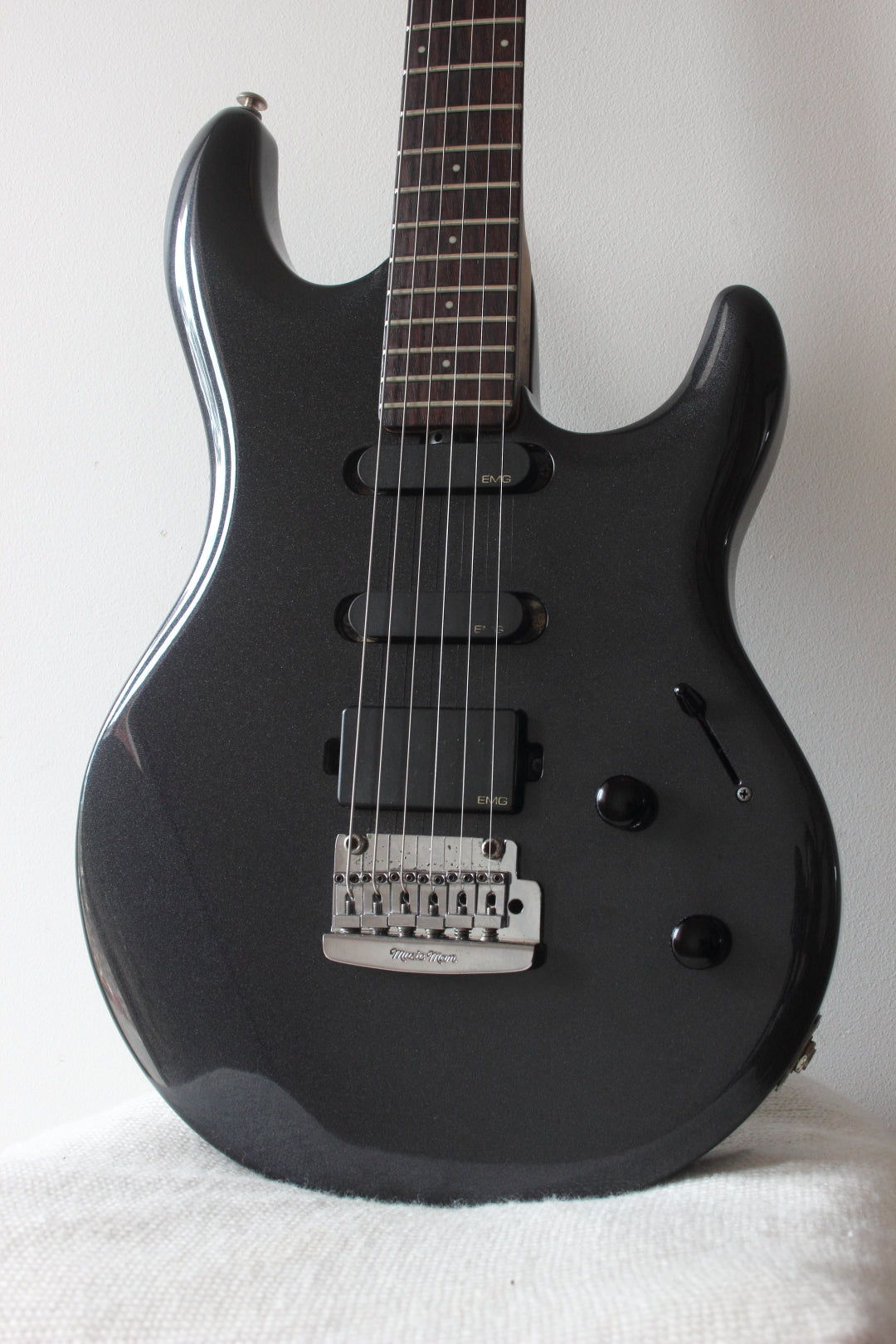 Ernie Ball Musicman Luke II Black 2005