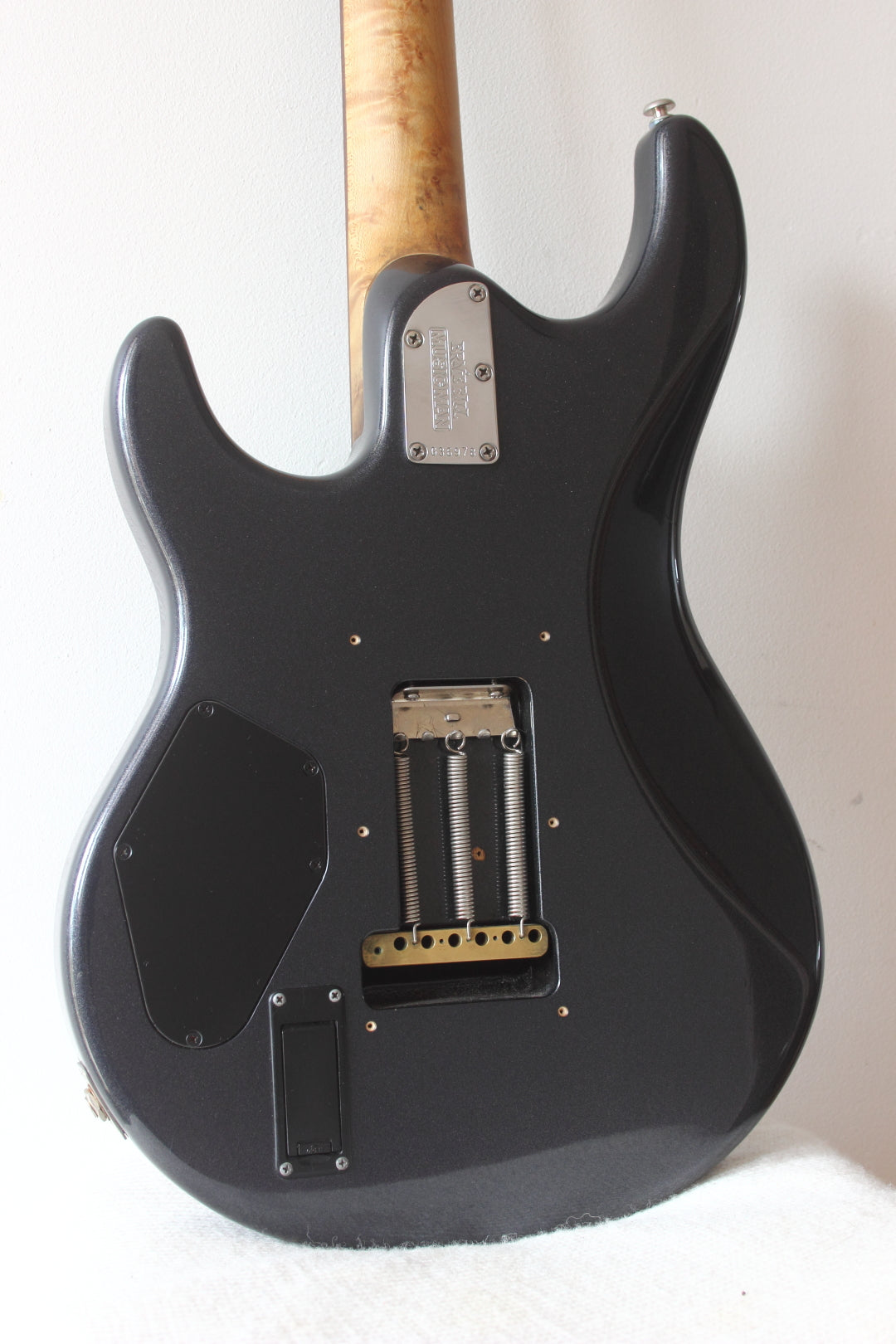 Ernie Ball Musicman Luke II Black 2005