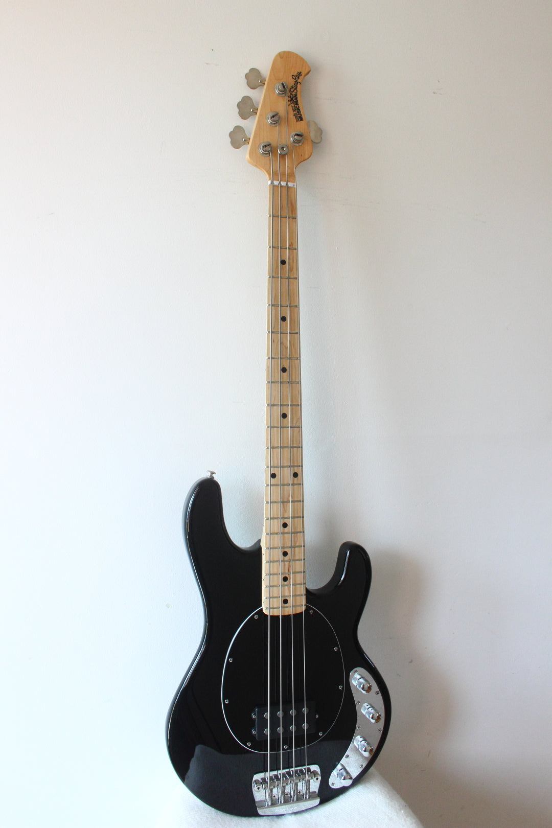 Ernie Ball Musicman Stingray Black 2013