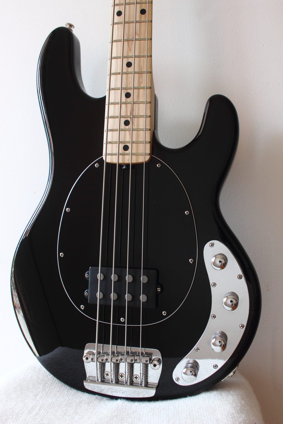 Ernie Ball Musicman Stingray Black 2013