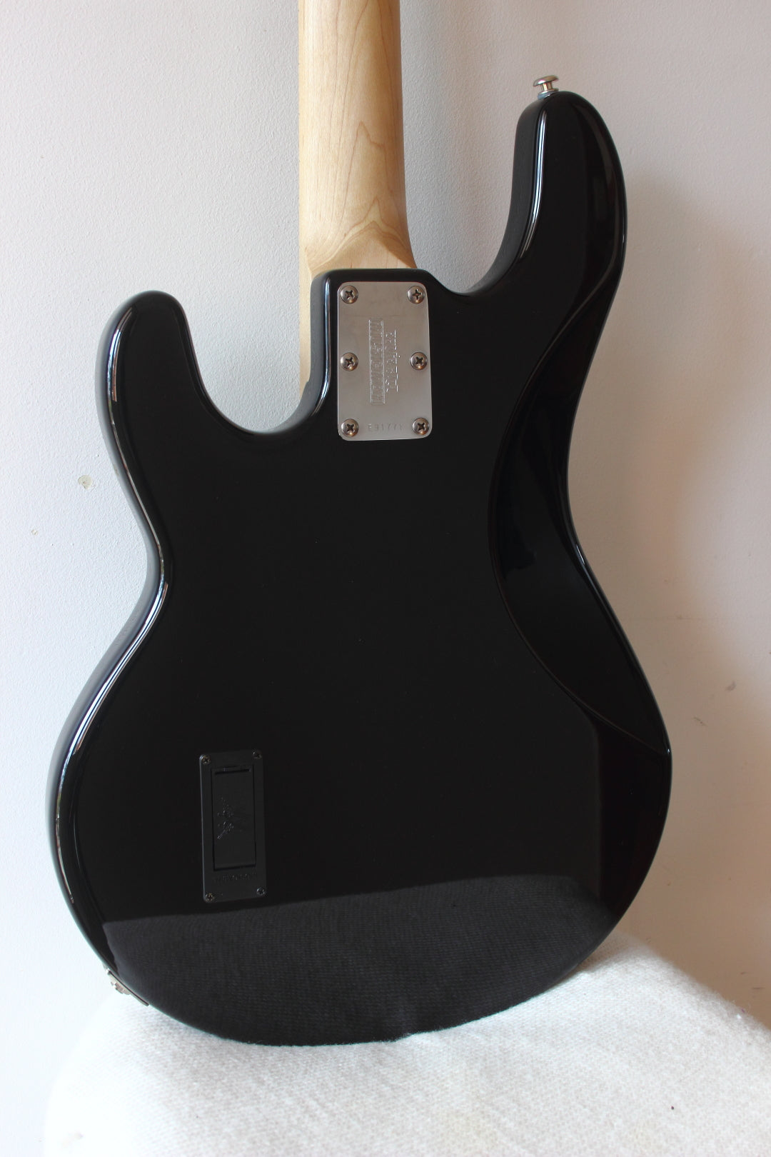 Ernie Ball Musicman Stingray Black 2013