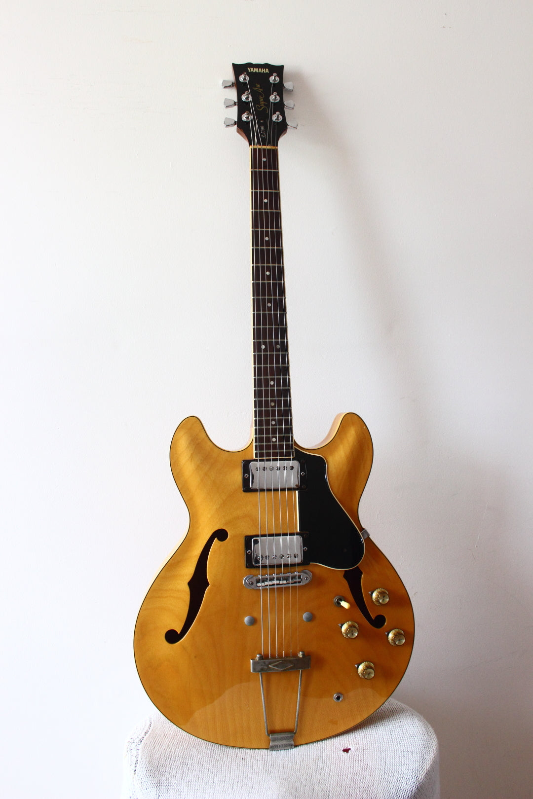 Yamaha SA700 Super Axe Semi-Hollow Natural 1981