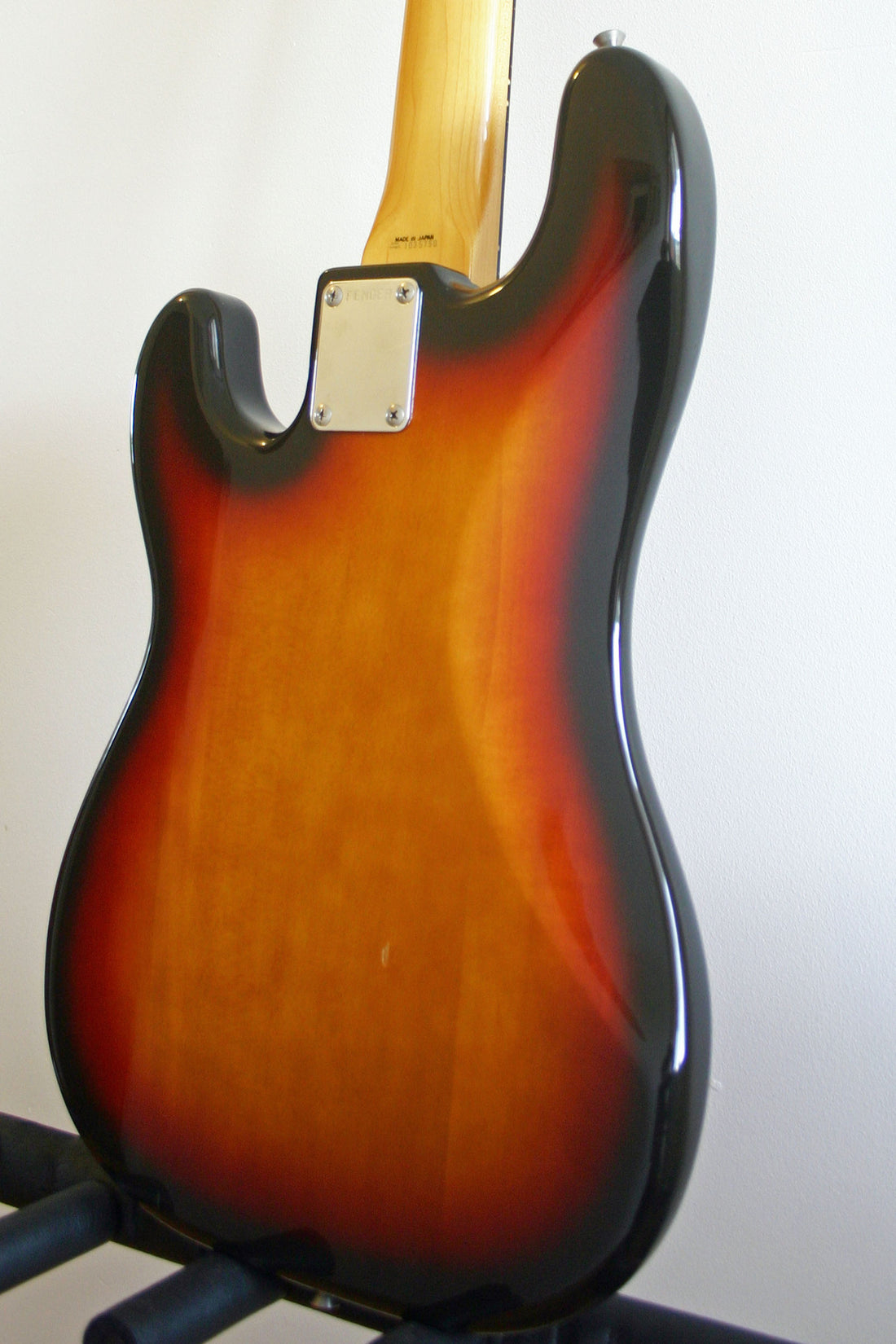 Used Fender Precision '62 Reissue 3-Tone-Sunburst