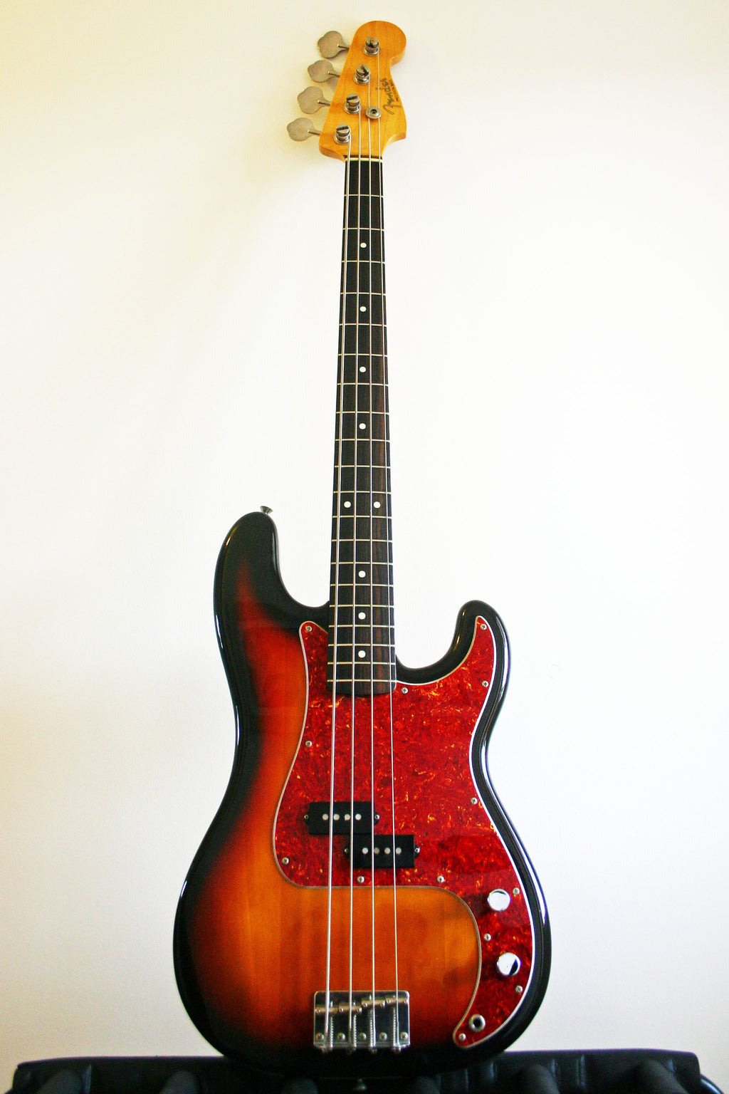 Used Fender Precision '62 Reissue 3-Tone-Sunburst