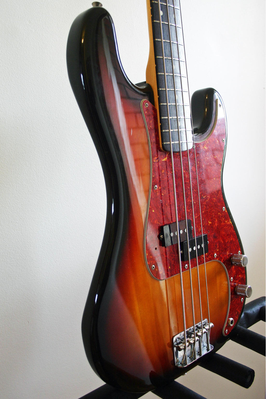 Used Fender Precision '62 Reissue 3-Tone-Sunburst