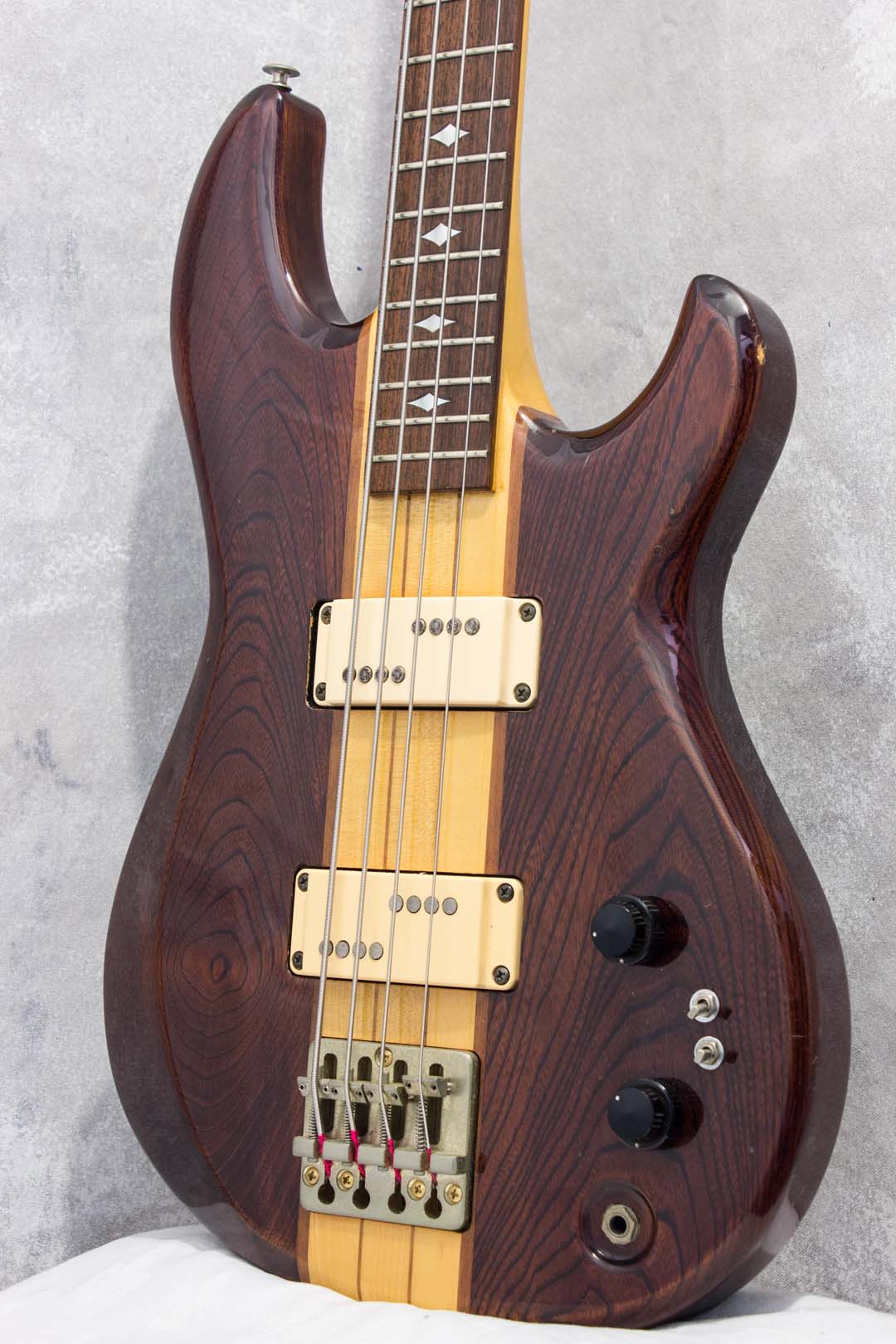 Aria Pro II TSB-650 Thor Sound Bass Walnut 1982