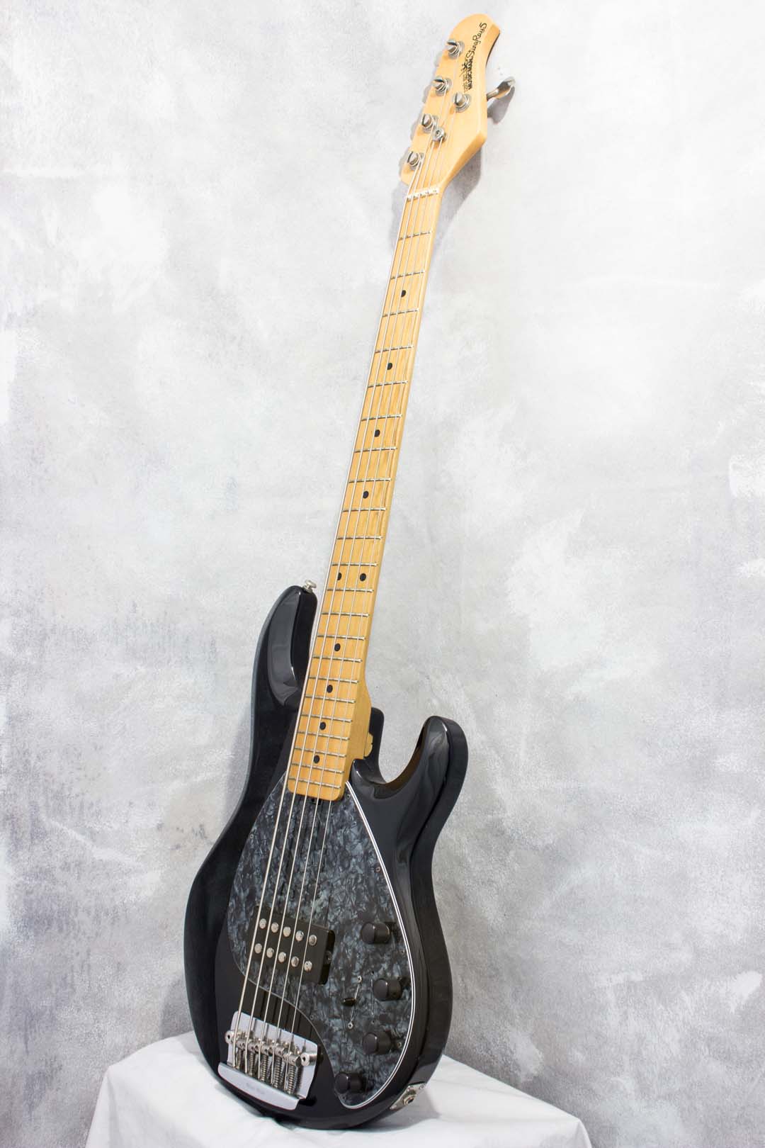 Ernie Ball Music Man Stingray 5H Black 2006