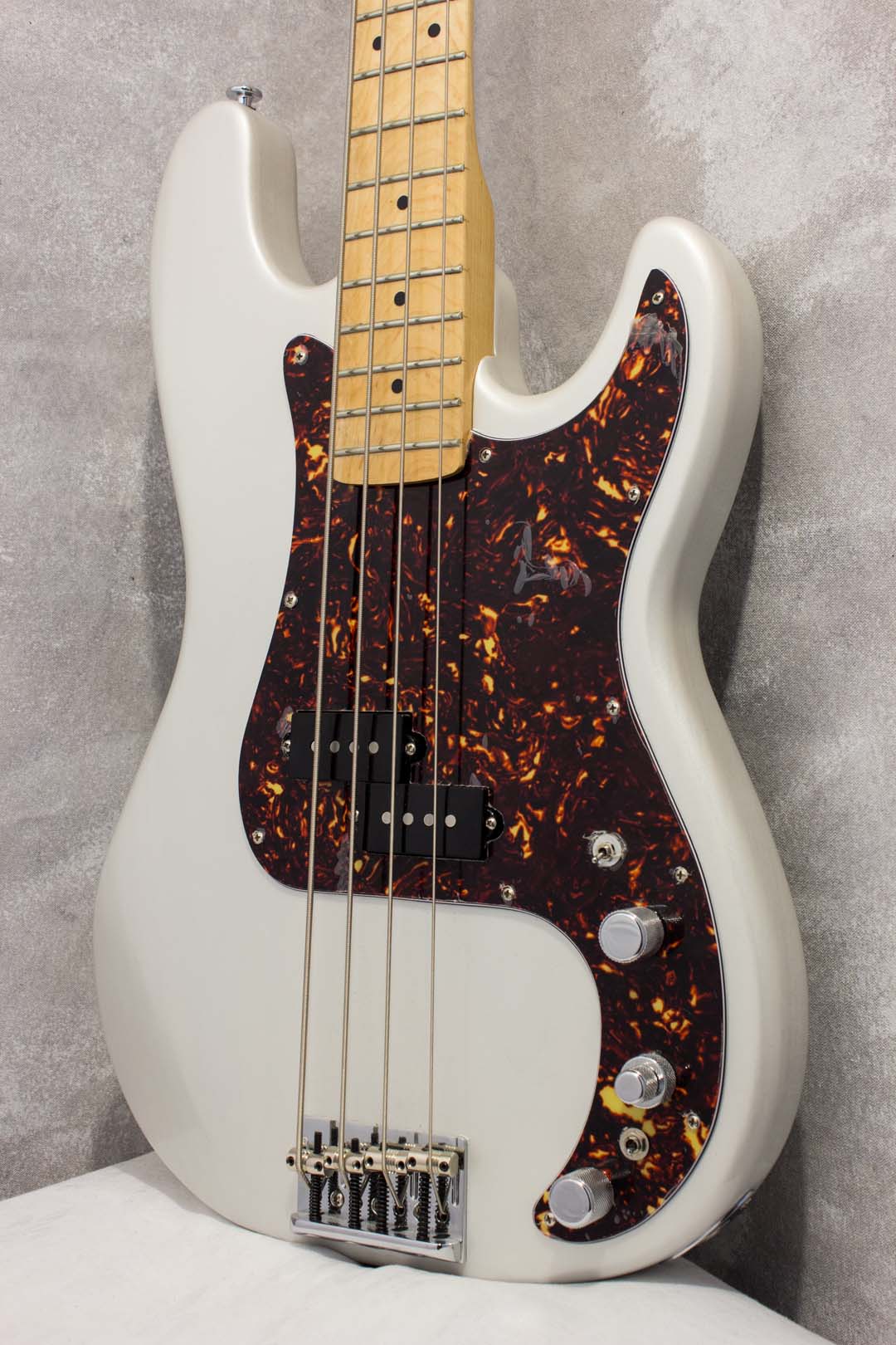 WellWood Custom P-Style Bass Inca Silver 2016