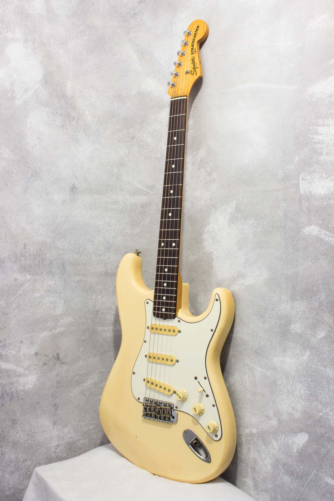 Squier Stratocaster SST30 JV Serial Vintage White MIJ 1984