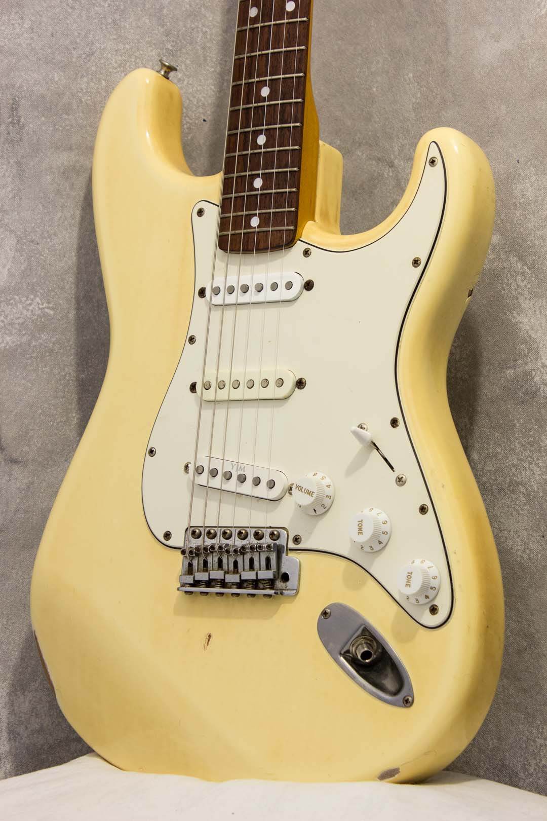 Fender Japan '72 Stratocaster ST72-55 Olympic White 1985