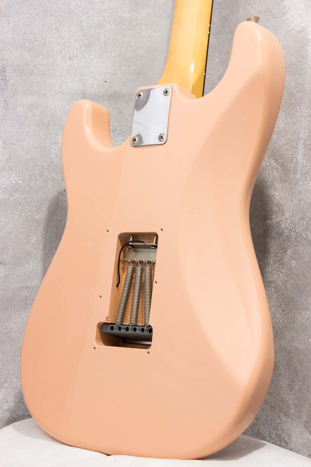 Fender Japan Standard Stratocaster ST-43 Shell Pink 1998