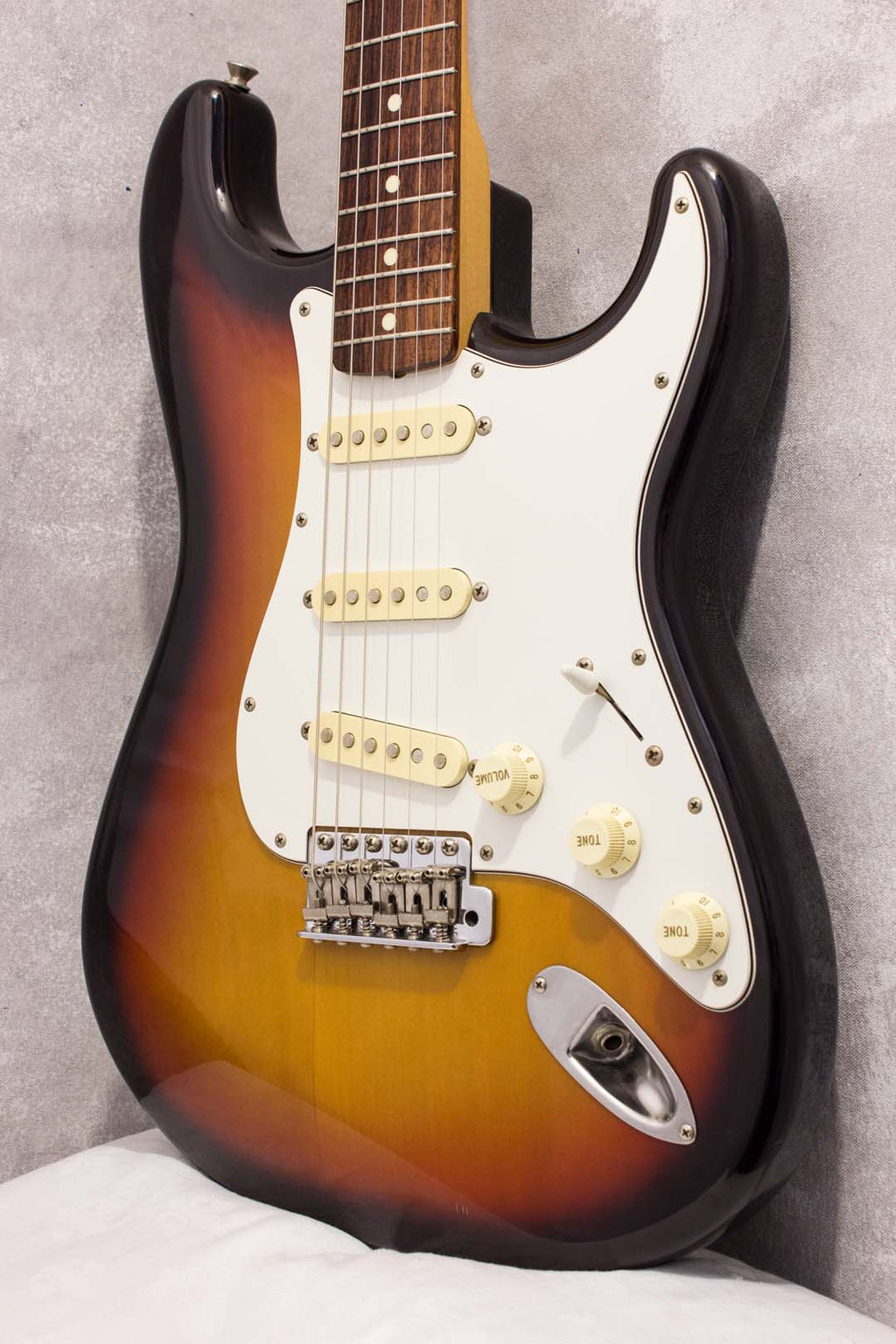 Fender Japan Standard Stratocaster ST43 Sunburst 2003