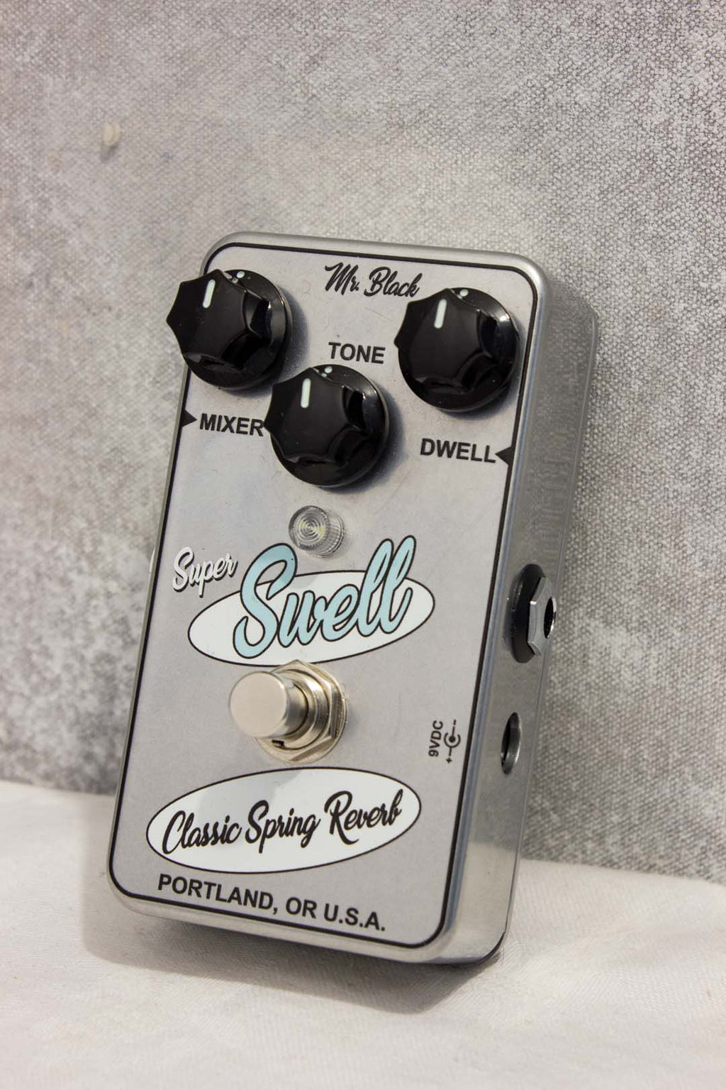 Mr. Black Super Swell Classic Spring Reverb Pedal