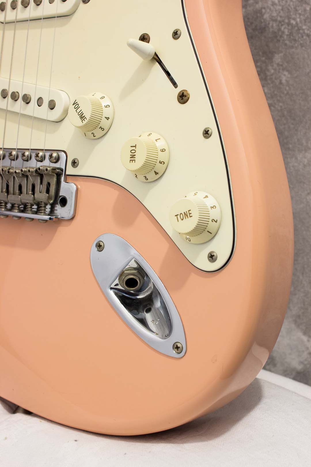 Fender Japan Standard Stratocaster ST-43 Shell Pink 1998