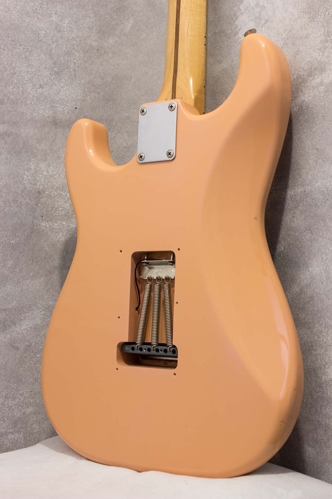 Fender Japan Standard Stratocaster ST-43 Shell Pink 1998