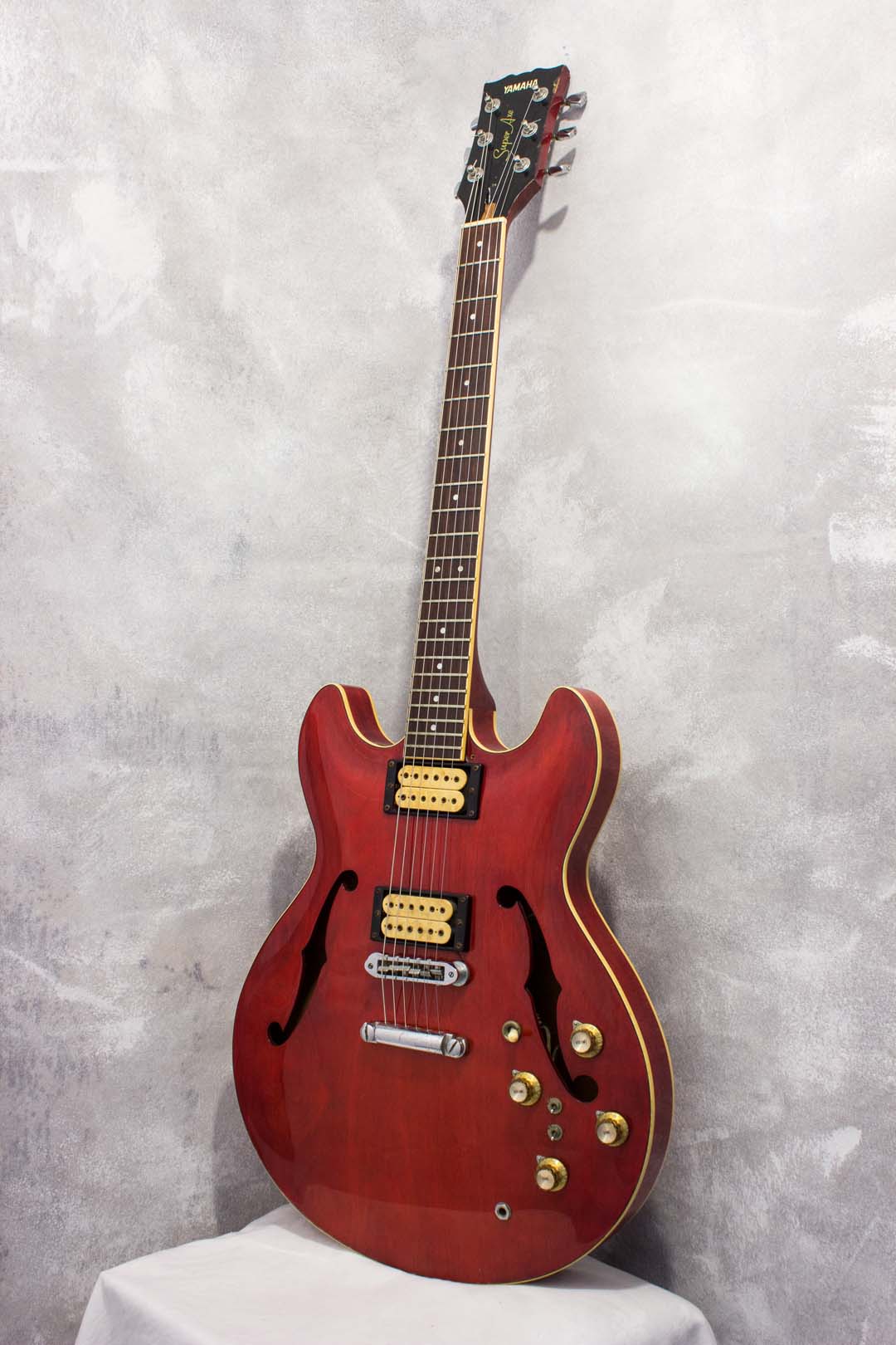 Yamaha SA700 Super Axe Persimmon Red 1978