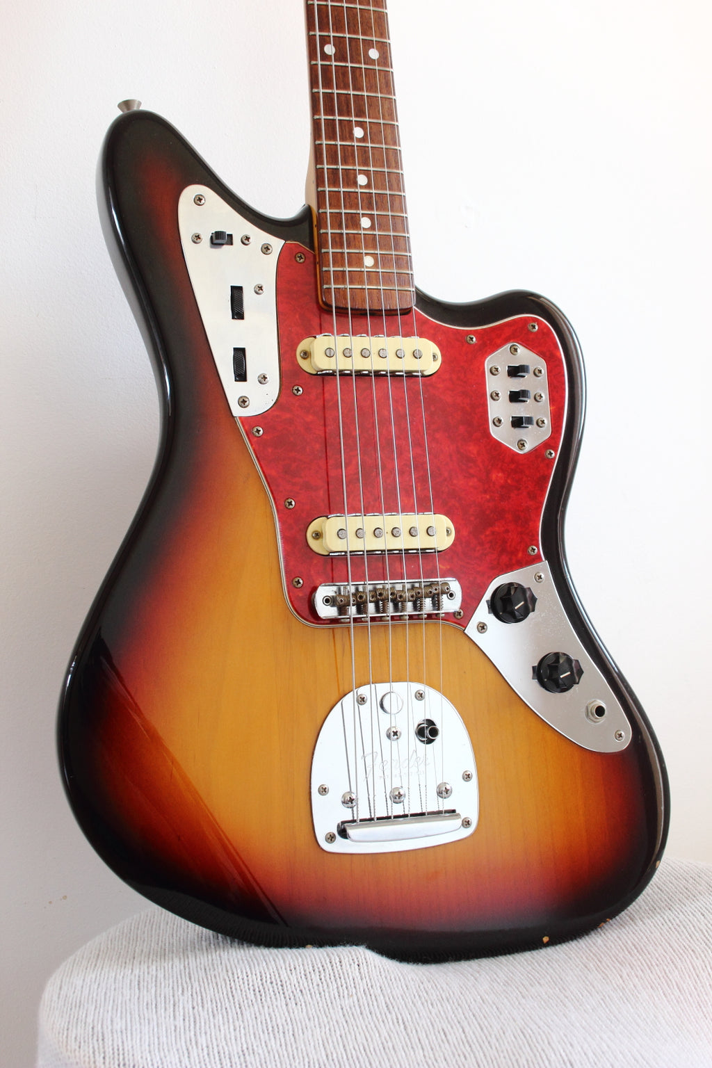 Fender Jaguar '66 Reissue 3-Tone Sunburst 1997-00