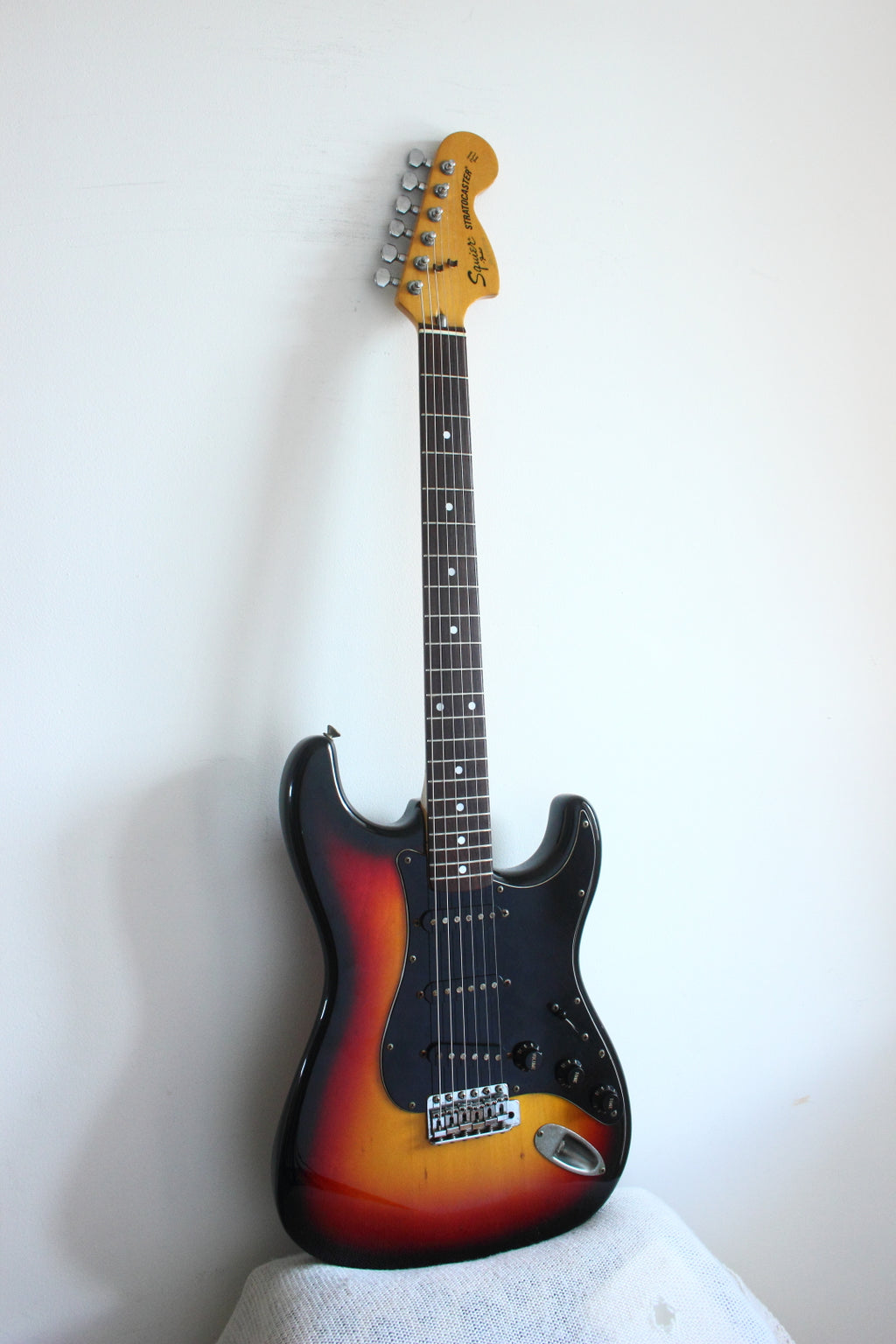 Squier Stratocaster CST30 3-Tone Sunburst 1984-87