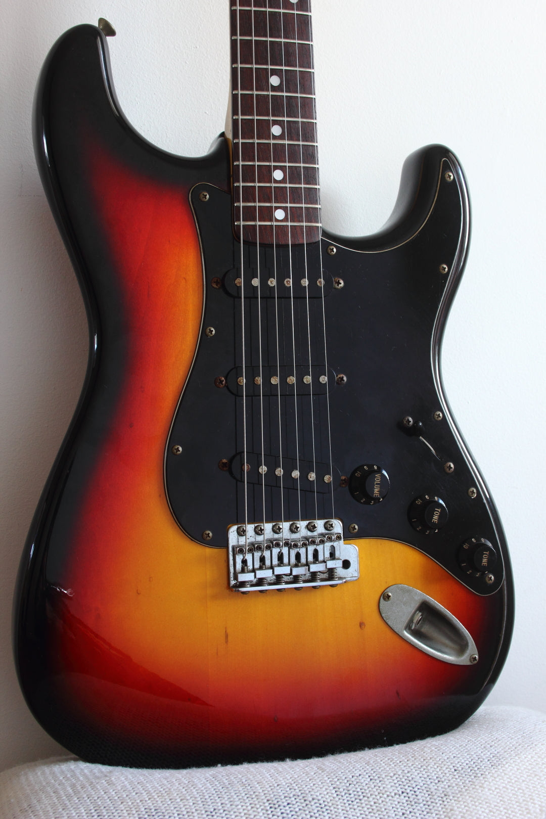 Squier Stratocaster CST30 3-Tone Sunburst 1984-87