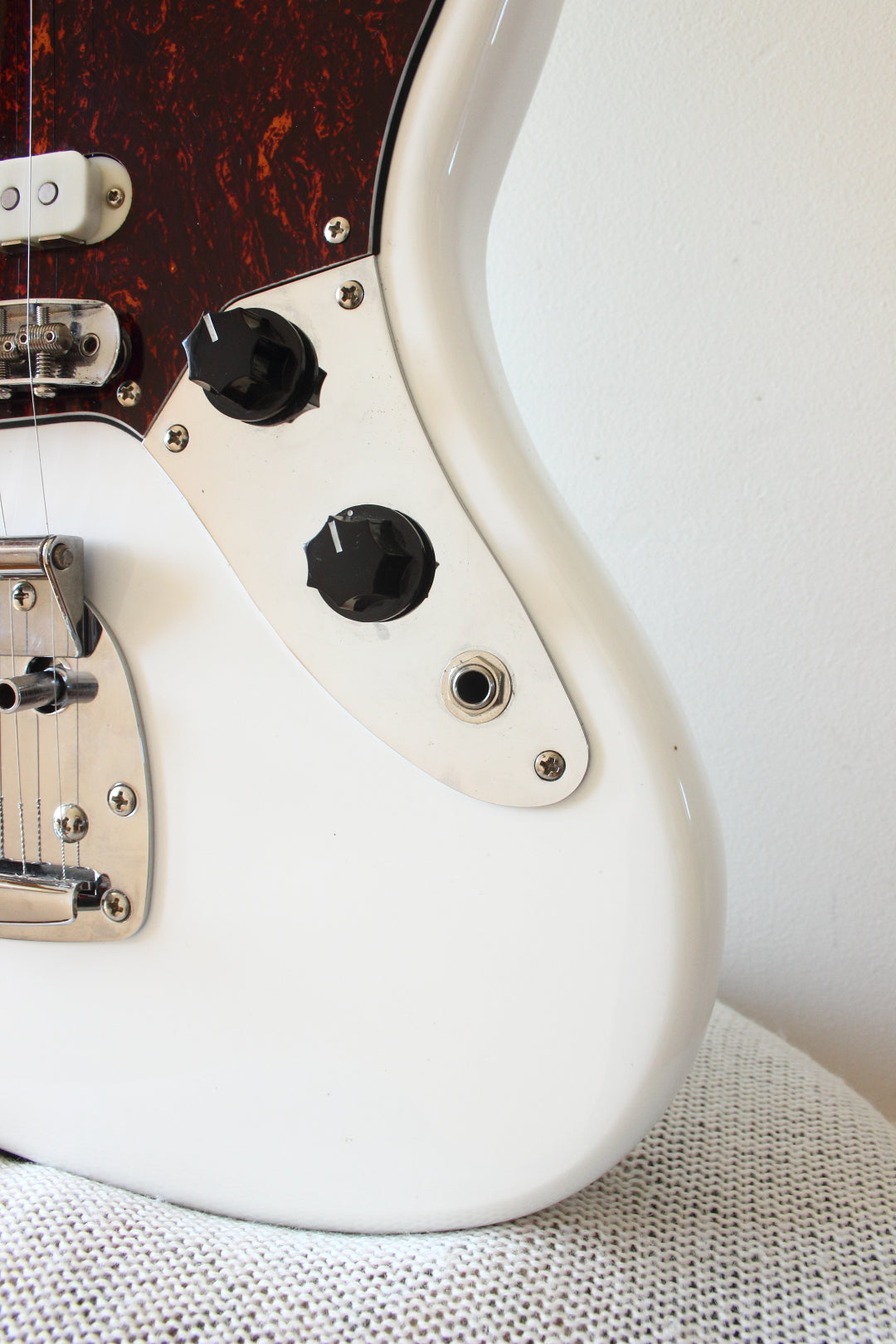 Squier Vintage Modified Jaguar Olympic White 2014