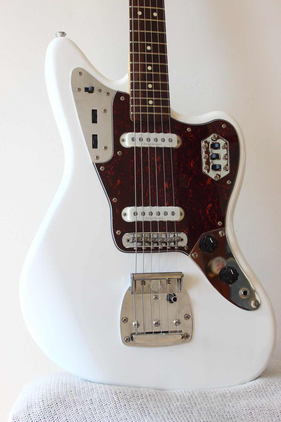 Squier Vintage Modified Jaguar Olympic White 2014