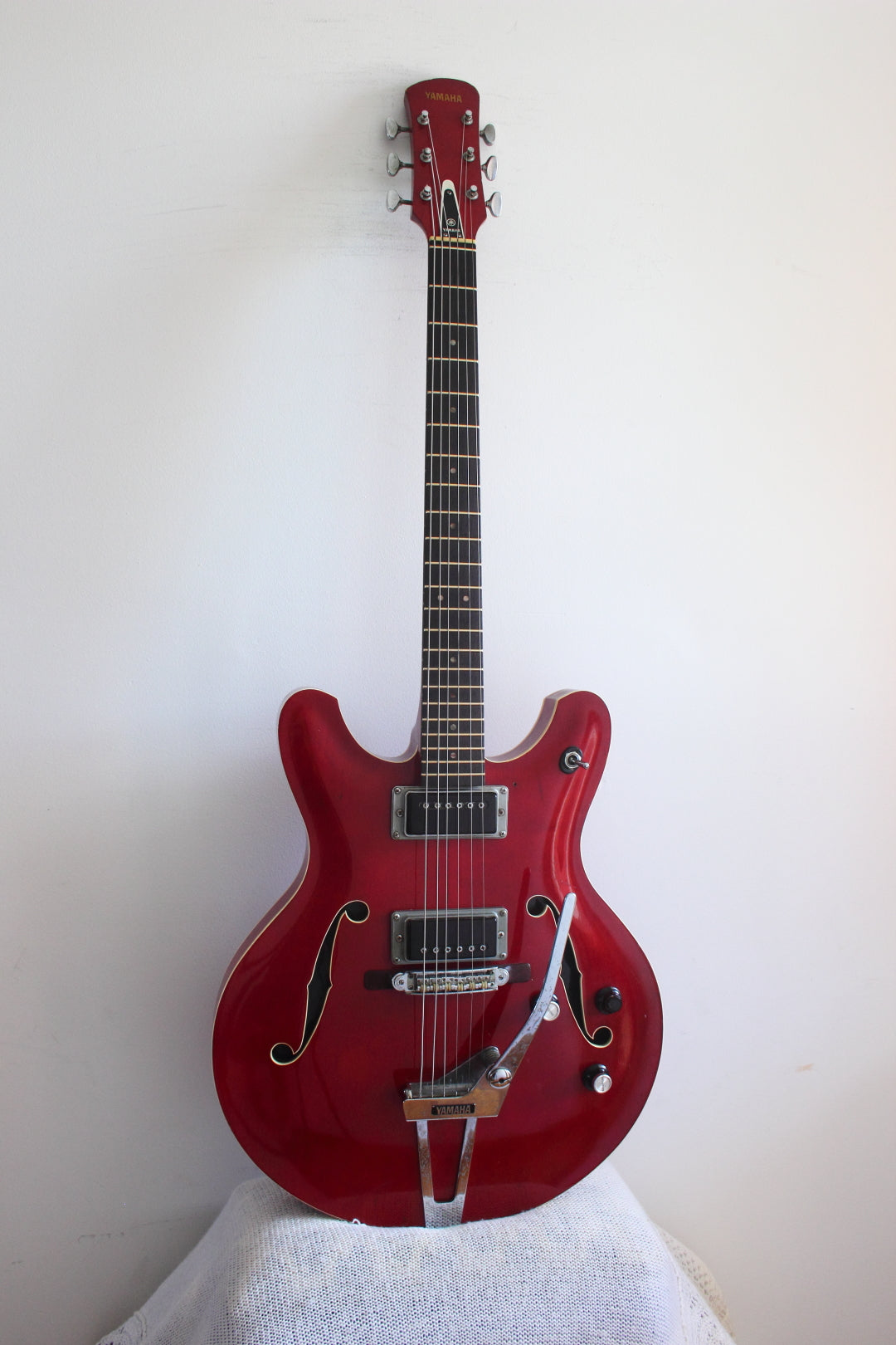 Yamaha SA-30 Hollow Body Transparent Red 1972