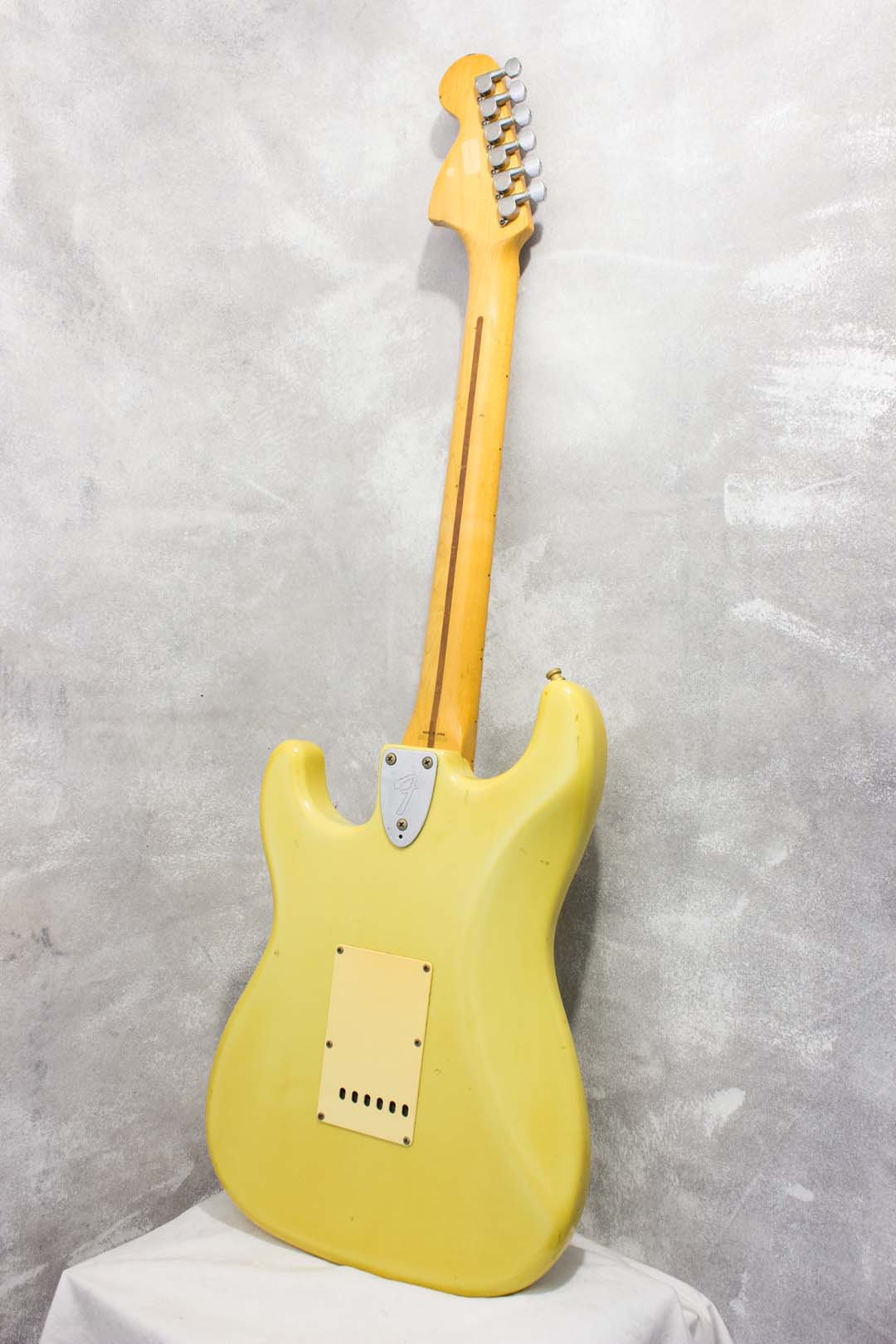 Fender Japan '72 Stratocaster ST72-95DM Yellow White 1989