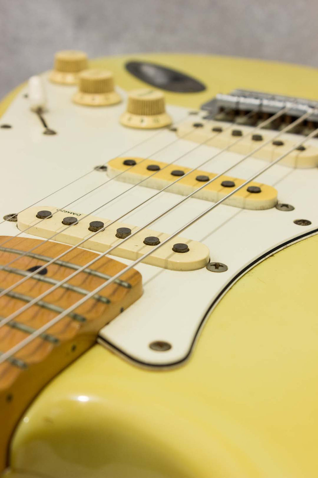 Fender Japan '72 Stratocaster ST72-95DM Yellow White 1989