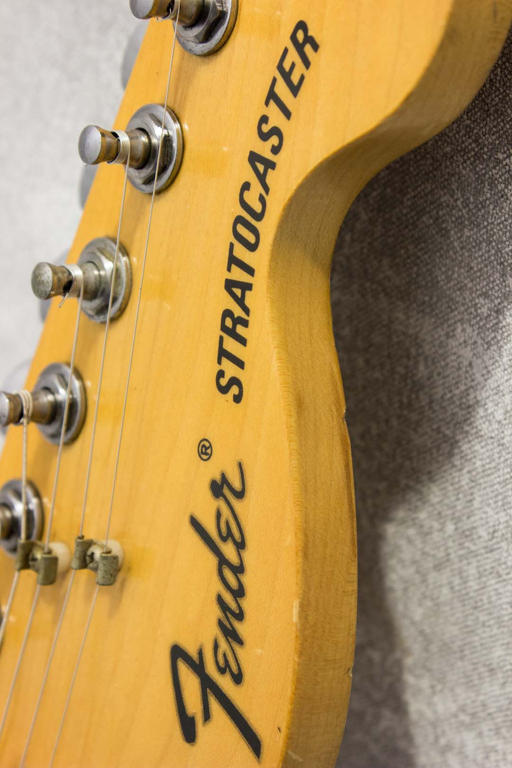 Fender Japan '72 Stratocaster ST72-95DM Yellow White 1989